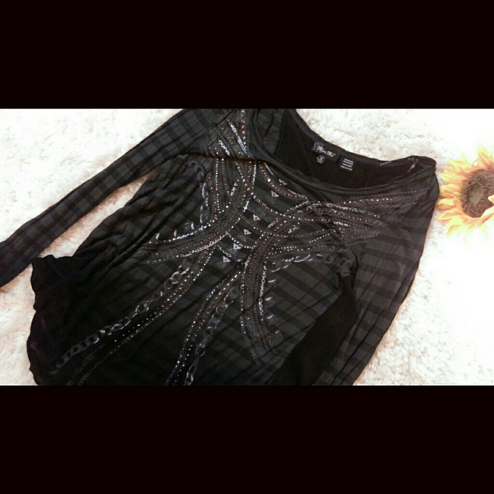 SOLD Miss Me embellished top, no flaws!